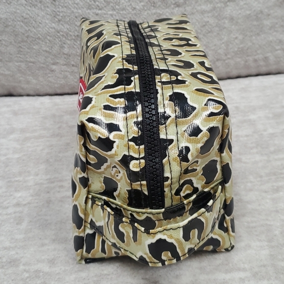 Lou Harvey Animal Print Zip Cosmetic Travel Pouch - Picture 5 of 11
